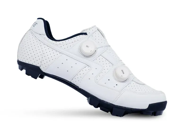 Lake MX30G-N Narrow Gravel Shoes in White/White Microfiber